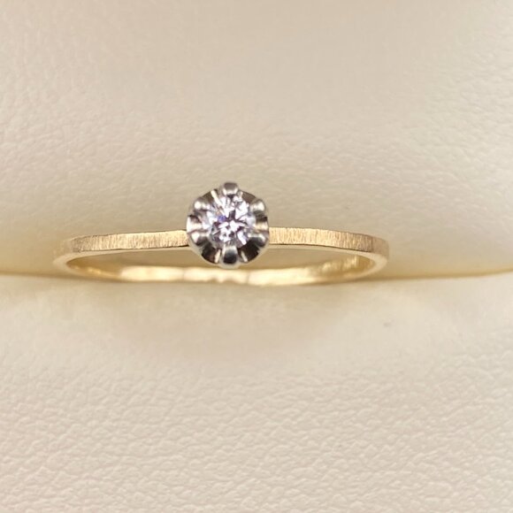 10K Yellow Gold Petite Day-Star 0.06 Carat Diamond Ring Size 6.5 - 0.815 Grams - Picture 6 of 10